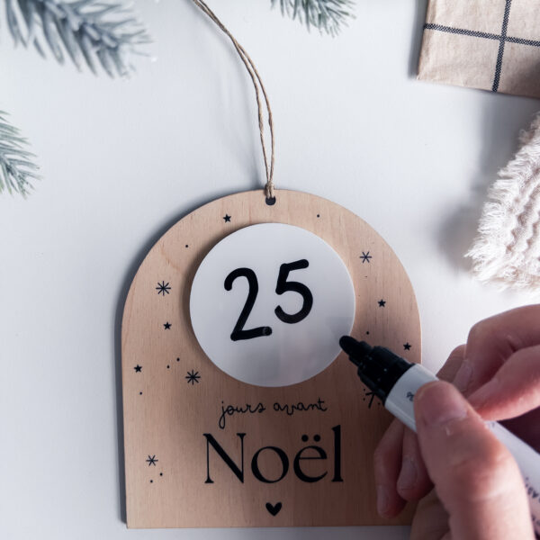 Décompte de Noël à la main - 2